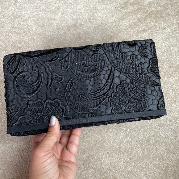 Black Accessorize lace clutch - Picture 3 of 6